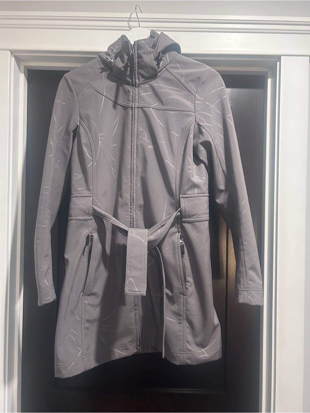 Lole Size Medium Women's Glowing Softshell Jacket